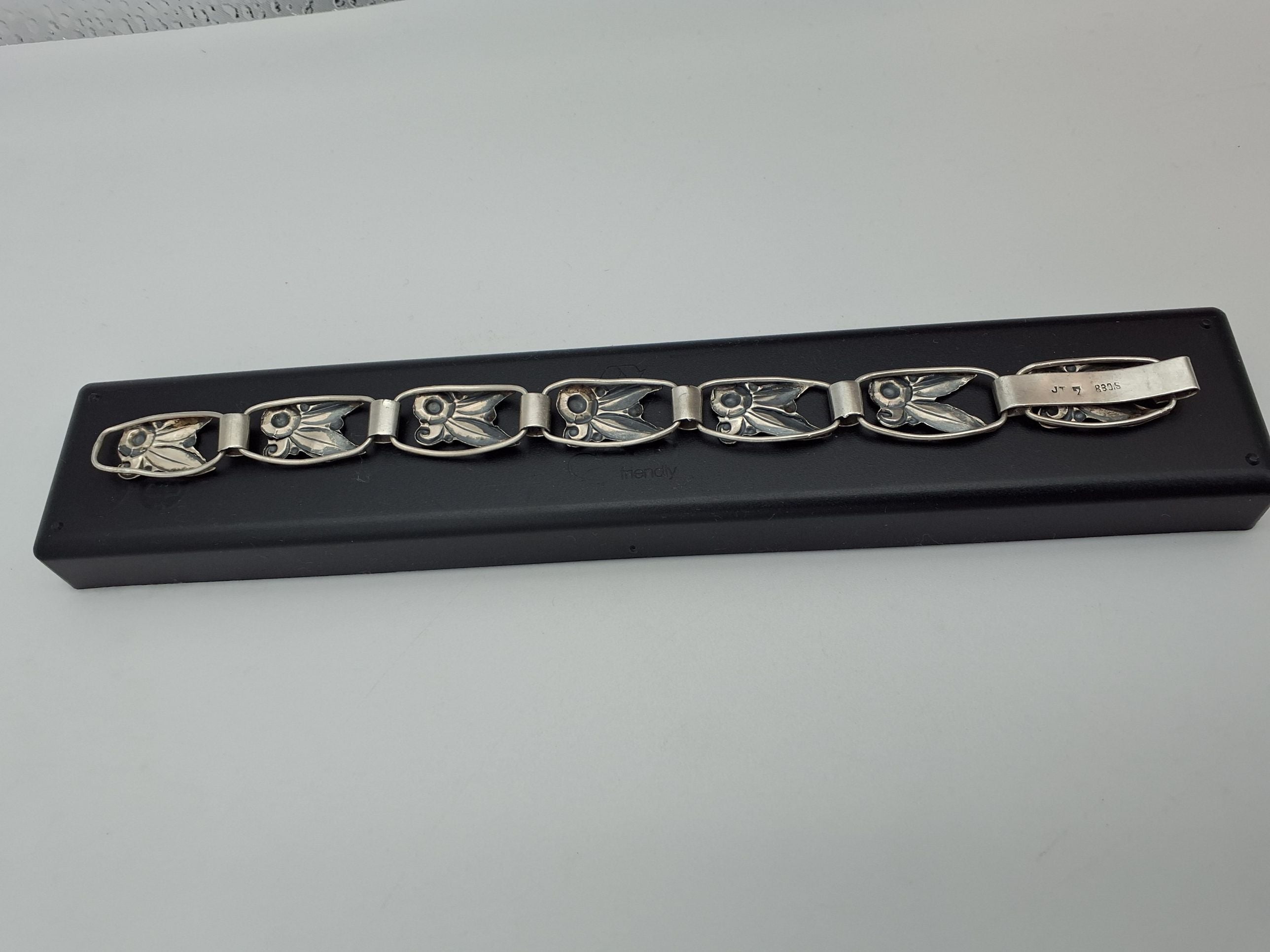 Smukt ældre sølvarbånd 19cm